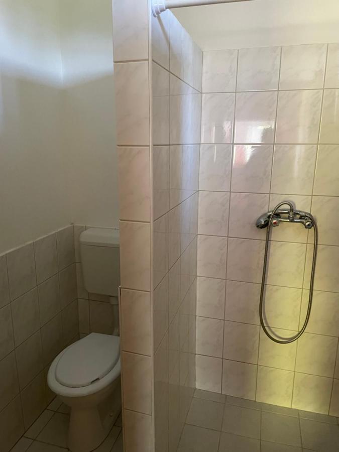 Zsuzsa Apartman Apartamento Poroszló Exterior foto
